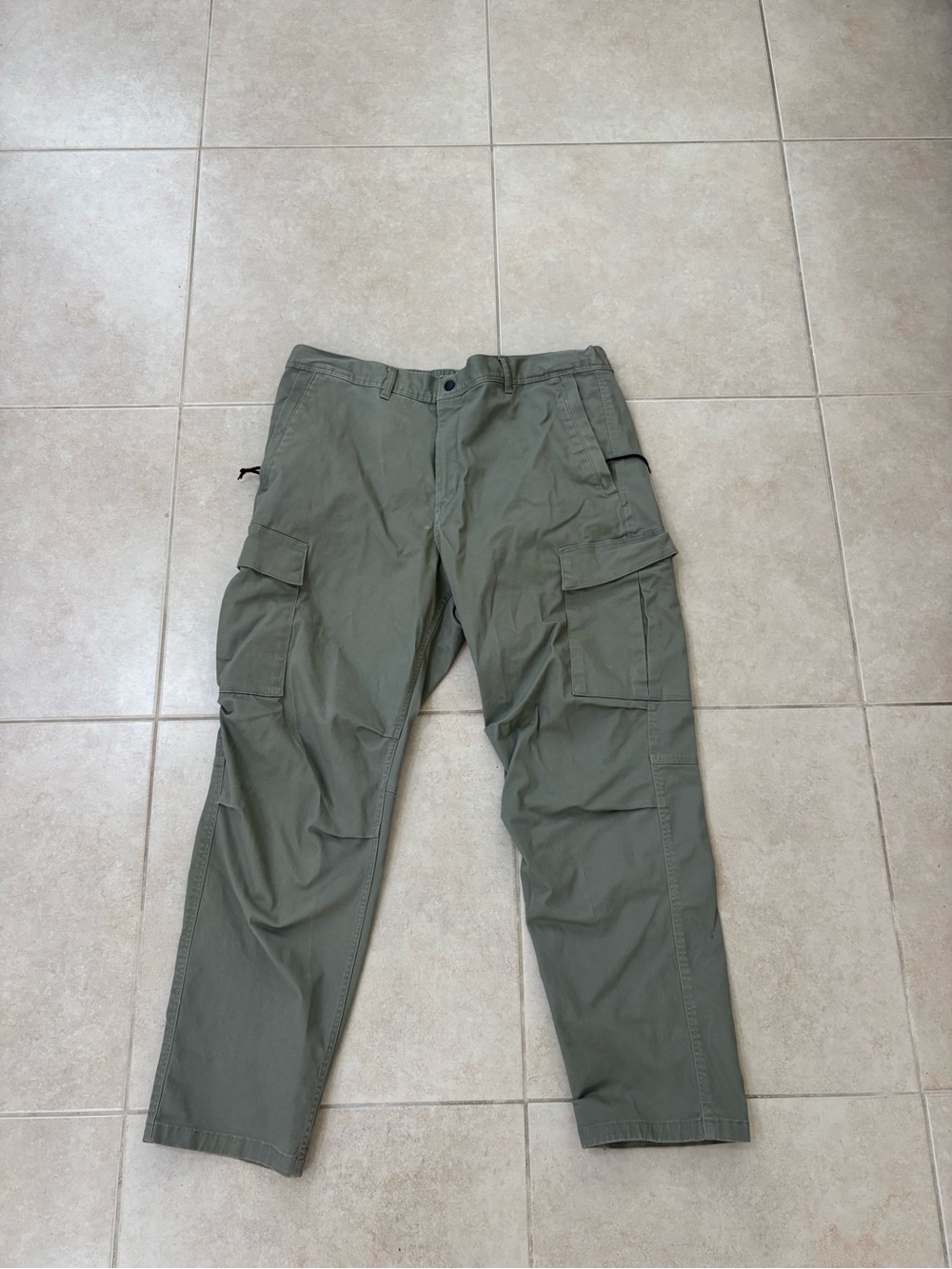 H&M Olive Cargo Pants in Military Green